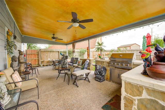 4406 Hidden Trace Ct, Houston, TX 77066 - fenced backyard featuring a patio, a ceiling fan, and outdoor dining area