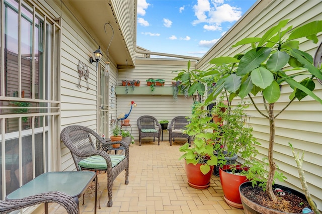 2014 Augusta Dr, Houston, TX 77057 - view of patio / terrace