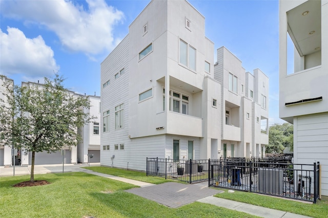 2719 Clay St, Houston, TX 77003 - view of building exterior