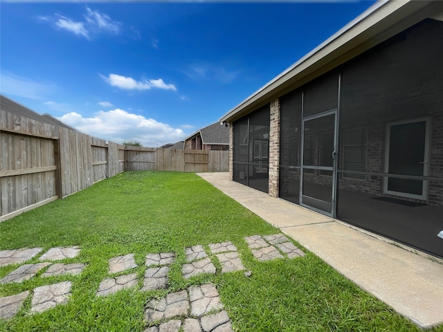 2023 Deer Vly, Missouri City, TX 77459 - view of yard with a sunroom