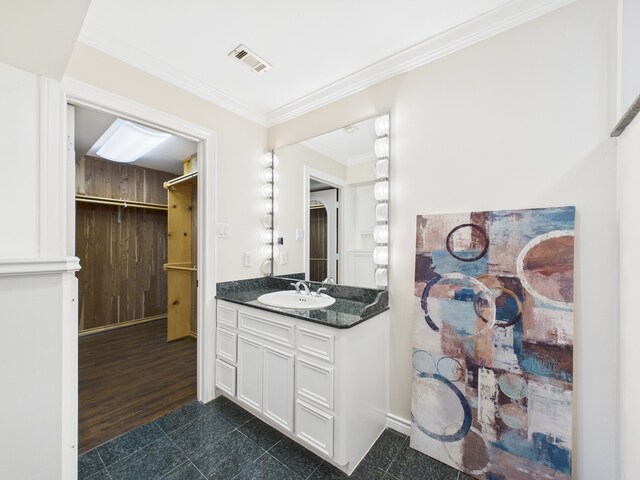 7608 Del Monte Dr, Houston, TX 77063 - bathroom with vanity and crown molding