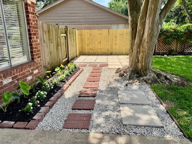 15326 Lindita Dr, Houston, TX 77083 - view of yard