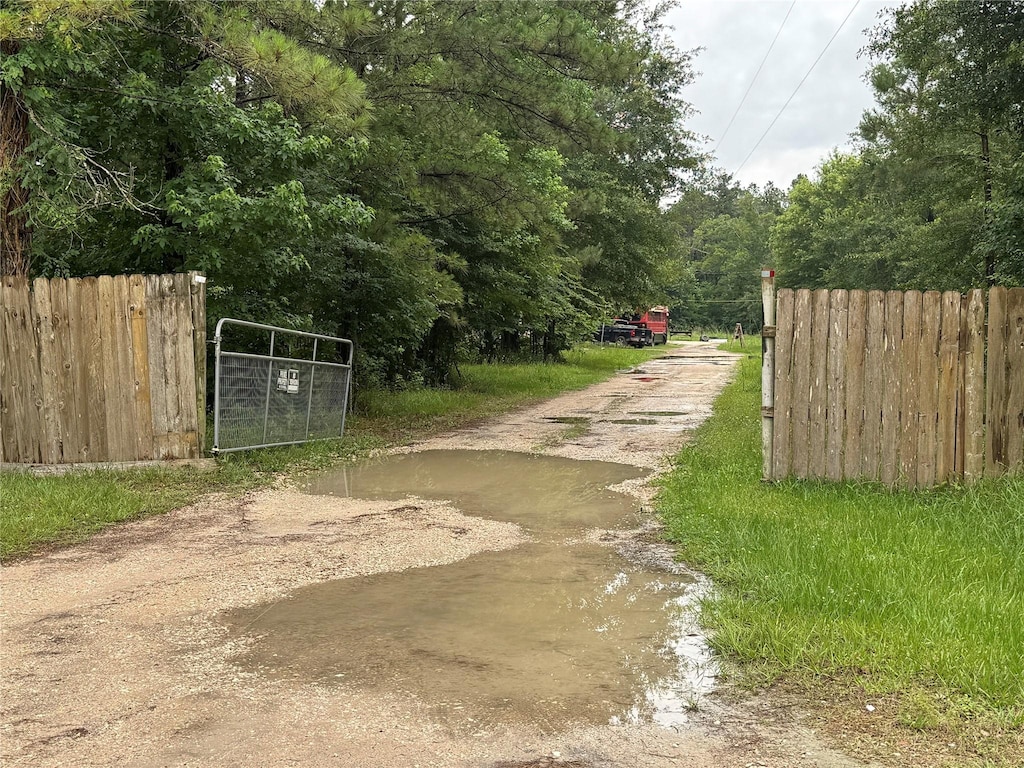 1338 County Rd 318, Cleveland, TX 77327
