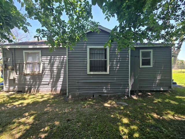 4412 Alvin St, Houston, TX 77051 - back of property with crawl space and a yard