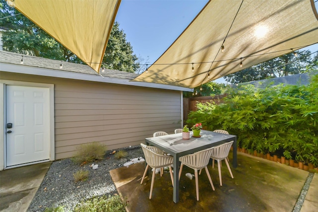 4530 Woodside St, Houston, TX 77023 - view of patio / terrace featuring outdoor dining space