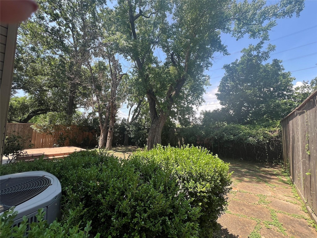 6212 Community Dr, West University Place, TX 77005