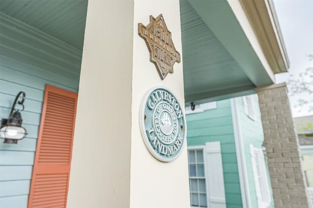 1414 Mechanic St, Galveston, TX 77550 - exterior view of ornate columns