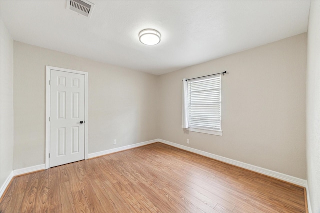 905 E 39th St, Houston, TX 77022 - unfurnished room featuring light wood-style floors and baseboards