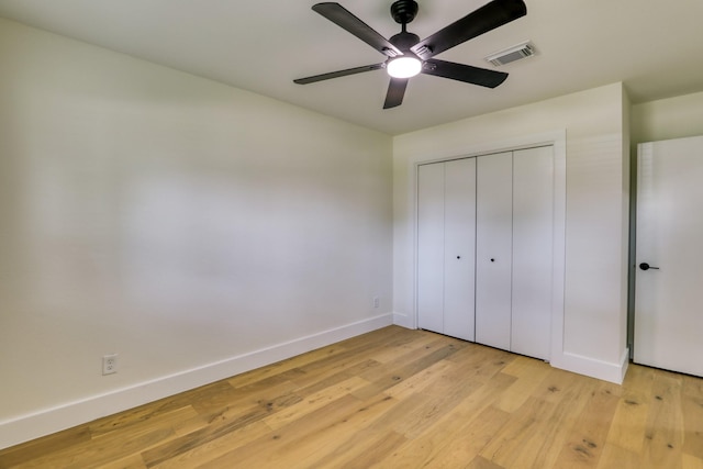 2519 Parana Dr, Houston, TX 77080 - unfurnished bedroom featuring light wood finished floors, baseboards, a closet, and ceiling fan
