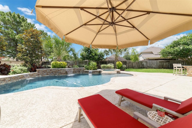 25303 Hall Meadow Ln, Katy, TX 77494 - view of pool with a patio area, a fenced backyard, and a pool with connected hot tub