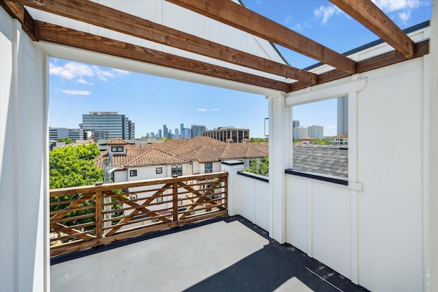 507 Leverkuhn St, Houston, TX 77007 - balcony with a skyline view