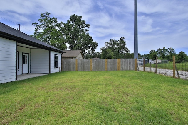 624 Pinewood Dr, Conroe, TX 77385 - view of yard