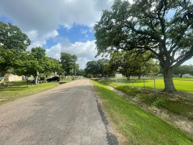 7006 Stewart Rd, Hitchcock, TX 77563