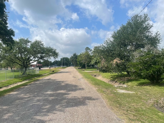 7006 Stewart Rd, Hitchcock, TX 77563