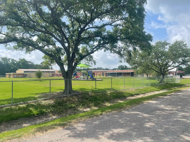 7006 Stewart Rd, Hitchcock, TX 77563