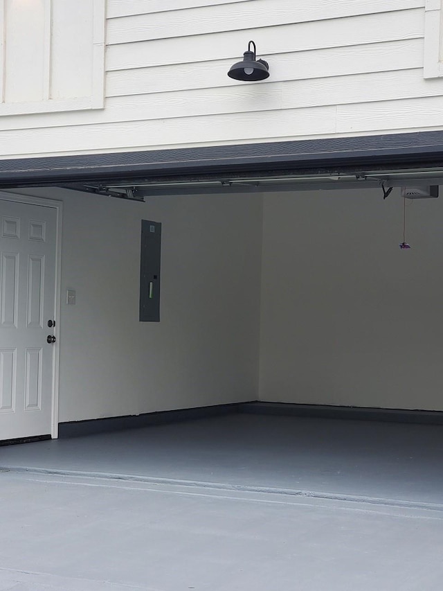 2615 Campbell St, Houston, TX 77026 - garage with electric panel
