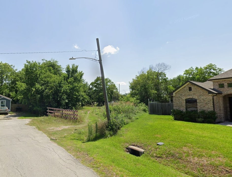 8203 Scott St, Houston, TX 77051