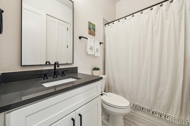 1026 Adele St, Houston, TX 77009 - full bath featuring vanity, toilet, and shower / tub combo