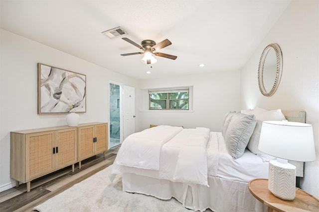 6315 Amie Ln Unit Cr879, Pearland, TX 77584 - bedroom featuring light wood-type flooring, ceiling fan, recessed lighting, and ensuite bath