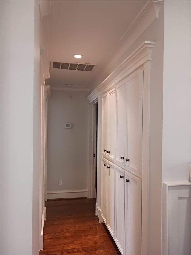 970 W 41st St, Houston, TX 77018 - corridor with crown molding, dark wood-style floors, recessed lighting, and baseboards
