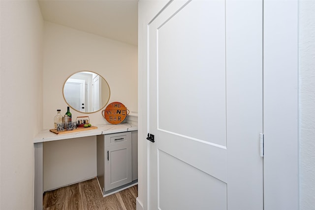 2905 Nagle St, Houston, TX 77004 - detailed view of wood finished floors and a dry bar