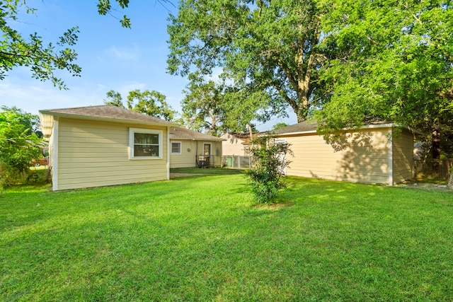 6034 Belmark St, Houston, TX 77033 - view of yard