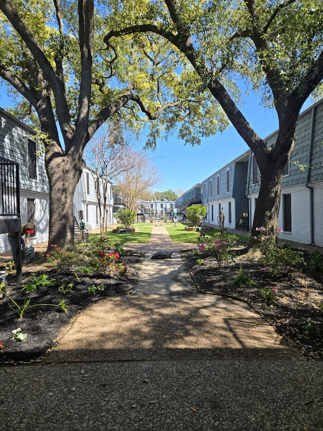 1901 S Voss Rd Unit 33, Houston, TX 77057 - view of street featuring a residential view