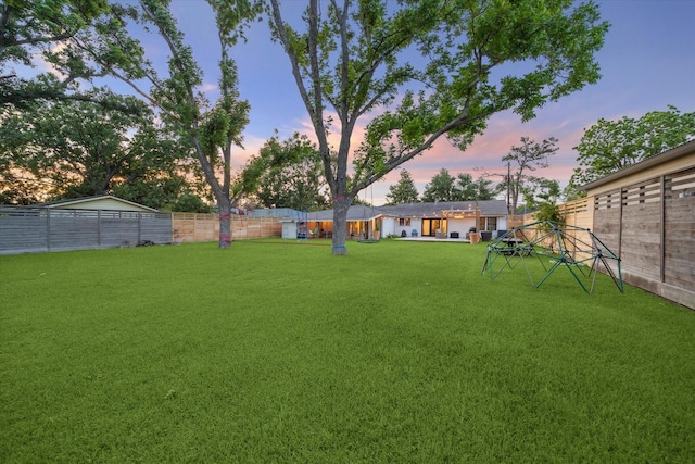 4509 Randwick Dr, Houston, TX 77092 - view of yard