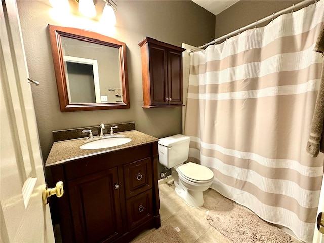 8910 Everhart Ln, Houston, TX 77040 - full bath with toilet, vanity, tile patterned floors, and curtained shower