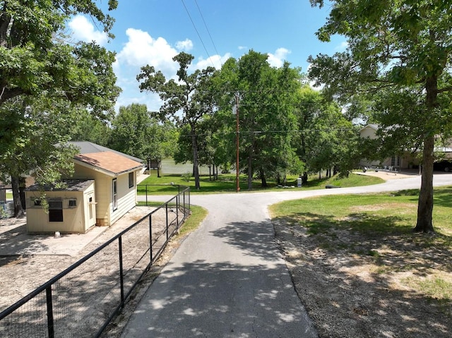 18 Joe Werner Ln, Huntsville, TX 77320 - view of asphalt driveway