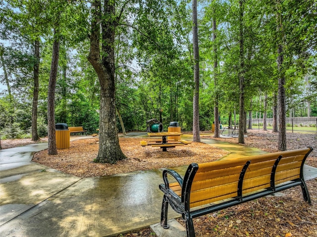 1586 Ancient Oak Ln, Conroe, TX 77301 - view of home's community featuring view of scattered trees