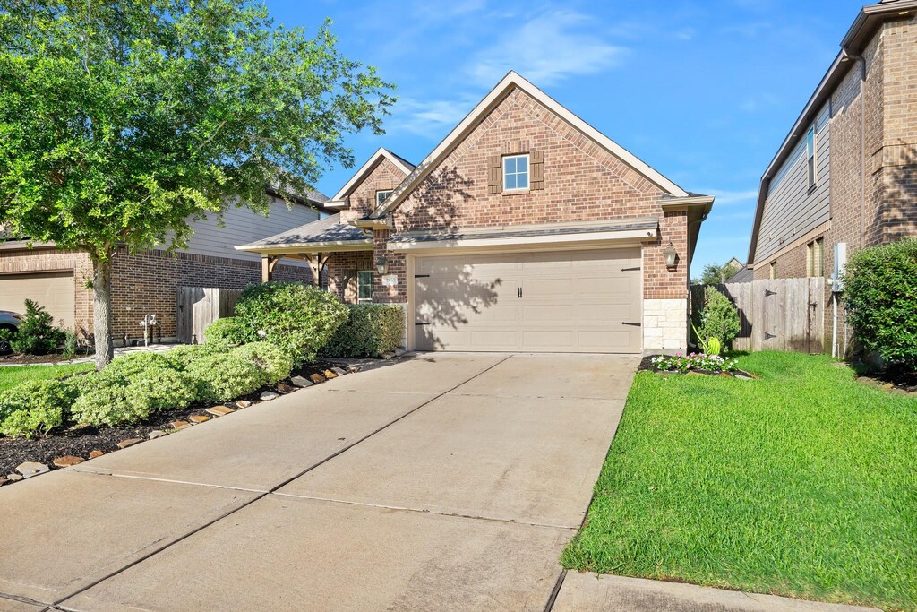 2935 Dawn Haven Ln, Pearland, TX 77584 - photo 1