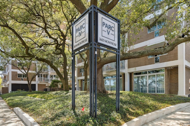 3614 Montrose Blvd Unit 704, Houston, TX 77006 - view of property's community