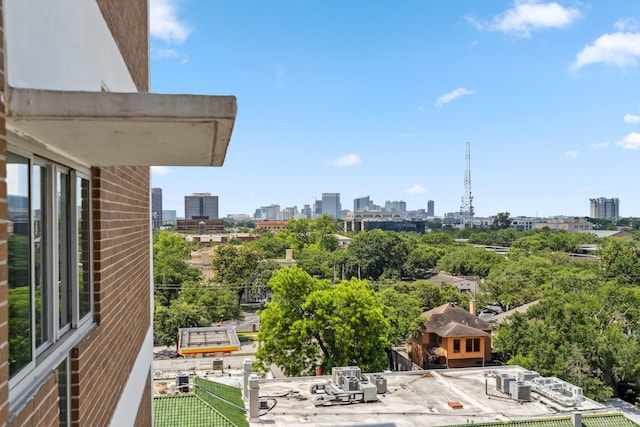 3614 Montrose Blvd Unit 704, Houston, TX 77006 - skyline view with a tree filled landscape