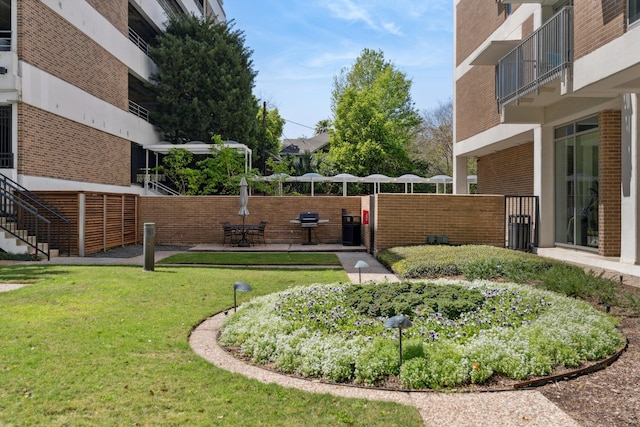3614 Montrose Blvd Unit 704, Houston, TX 77006 - view of yard