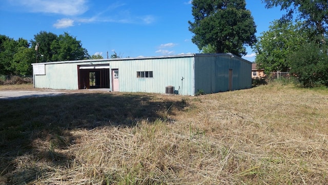 610 New York St, Navasota, TX 77868 - view of pole building with cooling unit