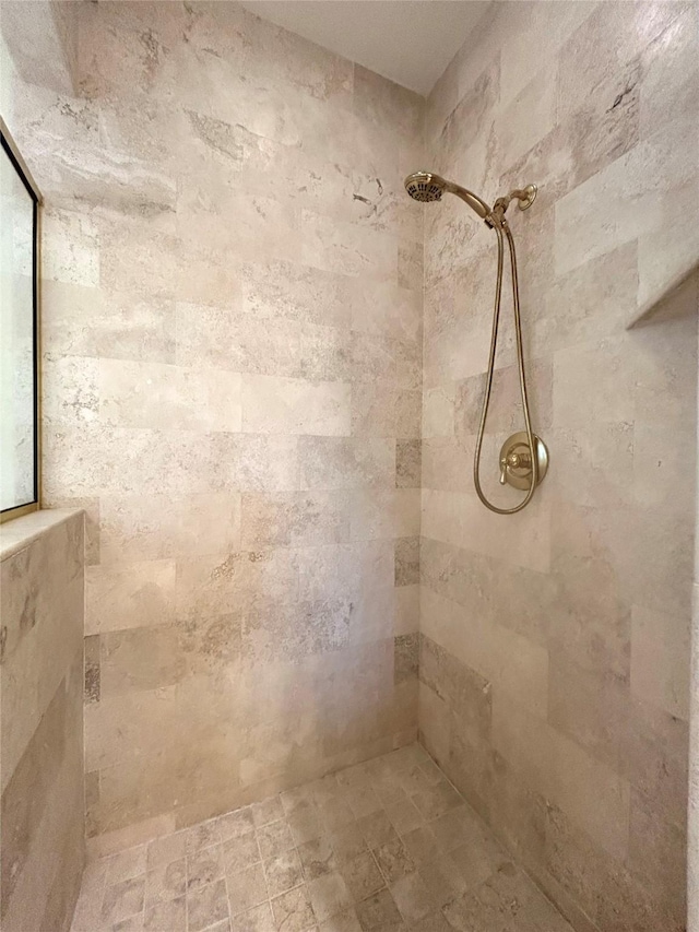 6021 Valley Forge Dr, Houston, TX 77057 - bathroom with a tile shower
