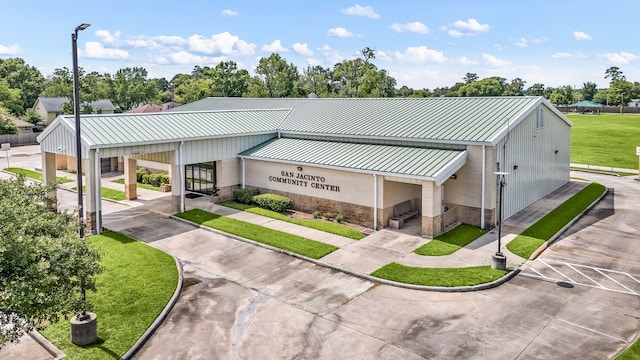 327 Brompton Ct, Highlands, TX 77562 - view of property's community with a lawn