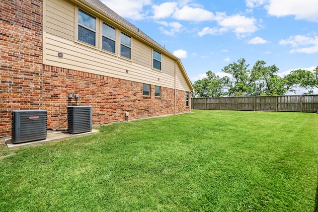 300 Bentside Pl, Clute, TX 77531 - view of yard with central air condition unit
