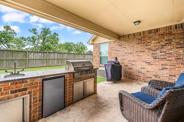 300 Bentside Pl, Clute, TX 77531 - view of patio with a sink