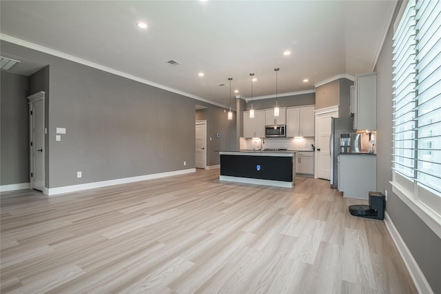 14424 Tunnel Tree Ct, Conroe, TX 77384 - unfurnished living room with crown molding, light wood-type flooring, a sink, recessed lighting, and baseboards