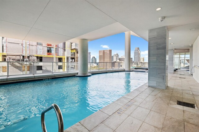 4521 San Felipe St Unit 1201, Houston, TX 77027 - indoor community pool with a skyline view