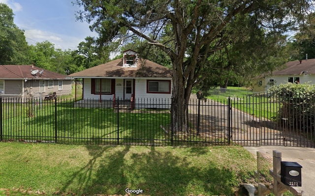 2513 Bostic St, Houston, TX 77093 - bungalow with a porch and concrete driveway
