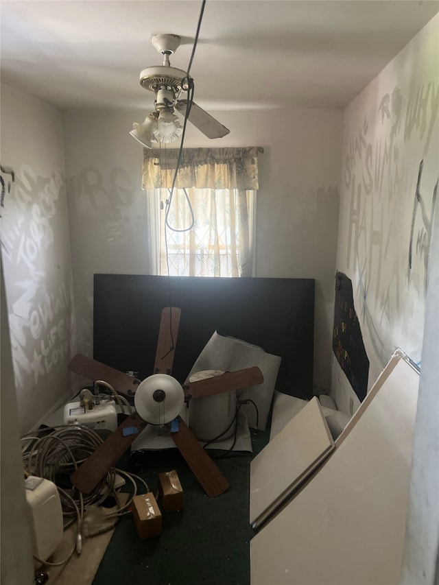 2513 Bostic St, Houston, TX 77093 - dining room with a ceiling fan and a desk