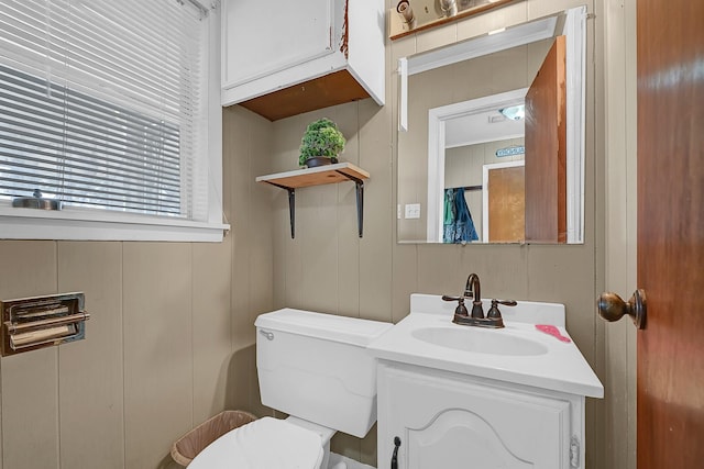 6720 Kacal Rd, Beasley, TX 77417 - bathroom featuring vanity and toilet