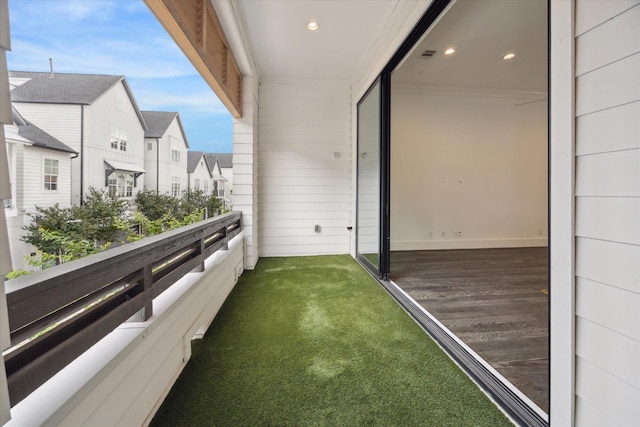 3405 Timbergrove Heights St, Houston, TX 77008 - balcony with a residential view