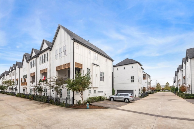 3405 Timbergrove Heights St, Houston, TX 77008 - view of property with a residential view