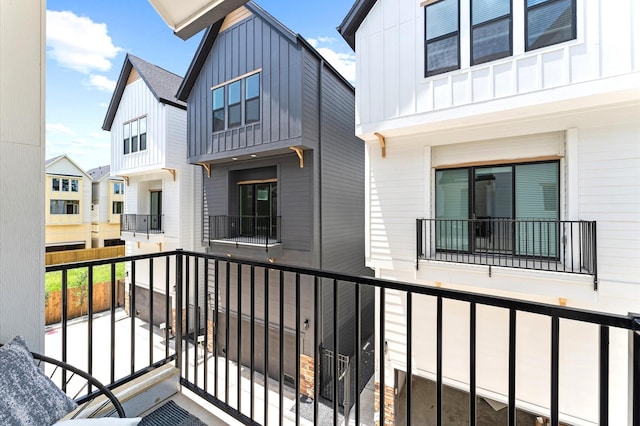 1637 Beall St, Houston, TX 77008 - view of balcony