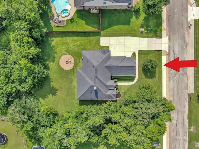 281 Berkley Dr, Montgomery, TX 77356 - aerial view of a pool area