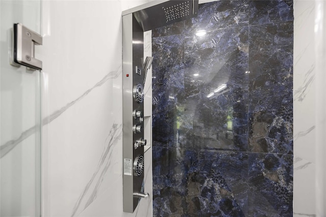 4923 Golden Forest Dr, Houston, TX 77091 - full bath featuring a marble finish shower